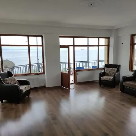 просторная 2 1 с панорамным видом на море Apartment *